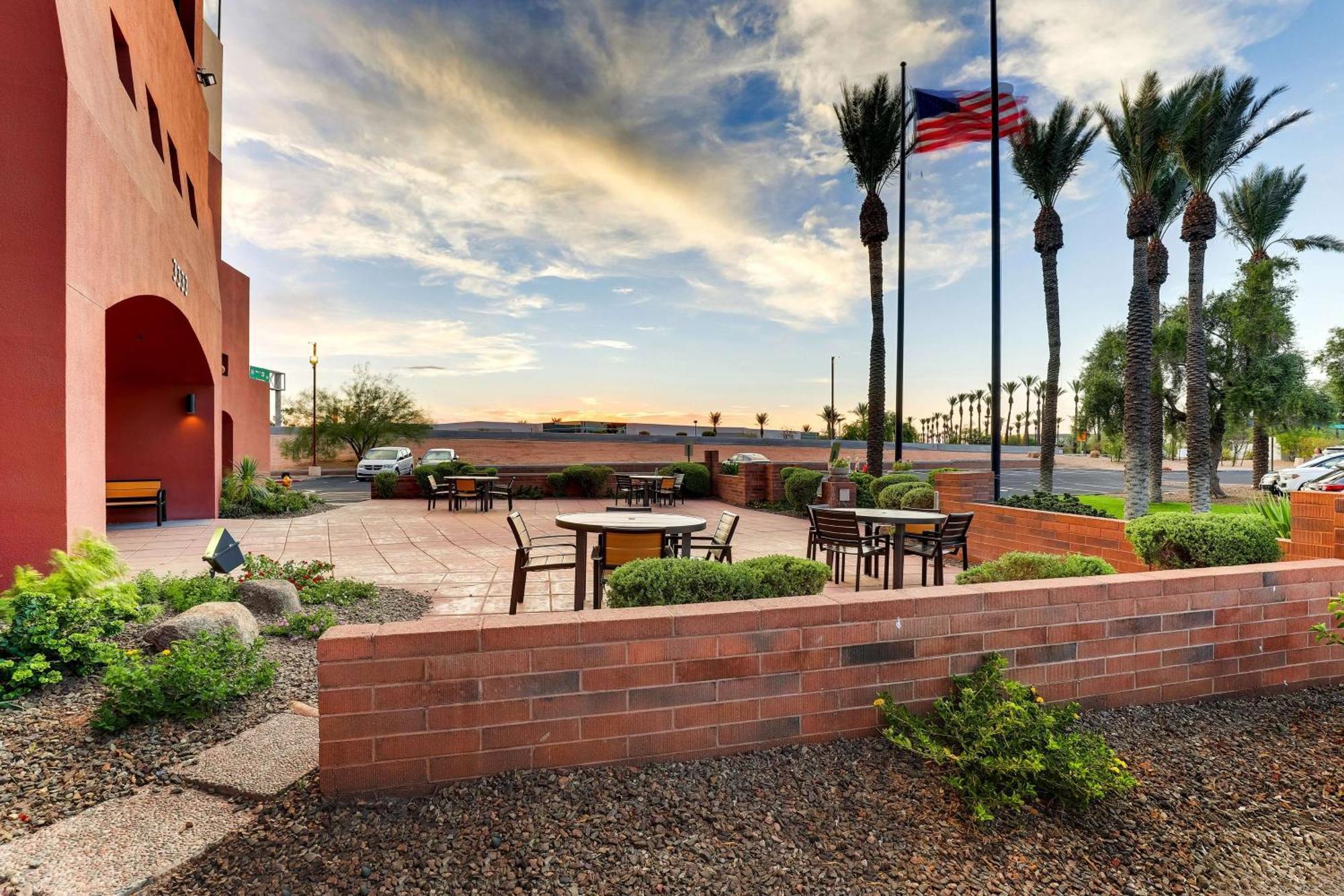Drury Inn & Suites Phoenix Airport Exterior foto